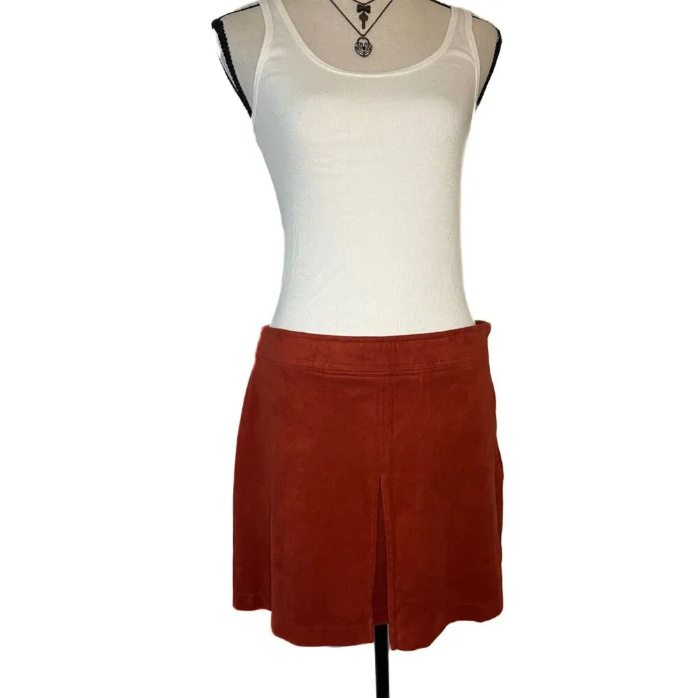 Forever 21 Burgundy Faux Suede Mini Skirt | Fall Preppy Academia Vibe